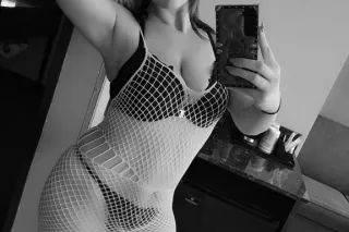 Ever Tried A Tx Girl😈 GAME DAY FUN 🏈VIDEO CHAT VERIFY! GB Incalls + Top 10 % OnlyFans Model 💚💛 - Image 4